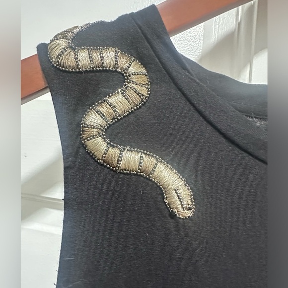 Haute Hippie Outlaw Snake-Detail Tee Blouse EUC SIZE Medium Sold out online - Picture 3 of 4